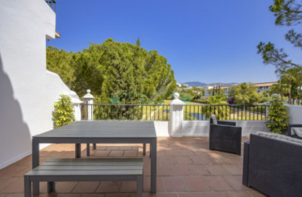 Town House for sale in Benahavis