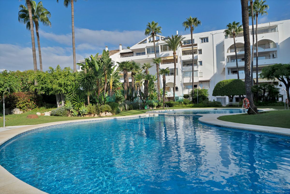 Apartment for sale in Estepona