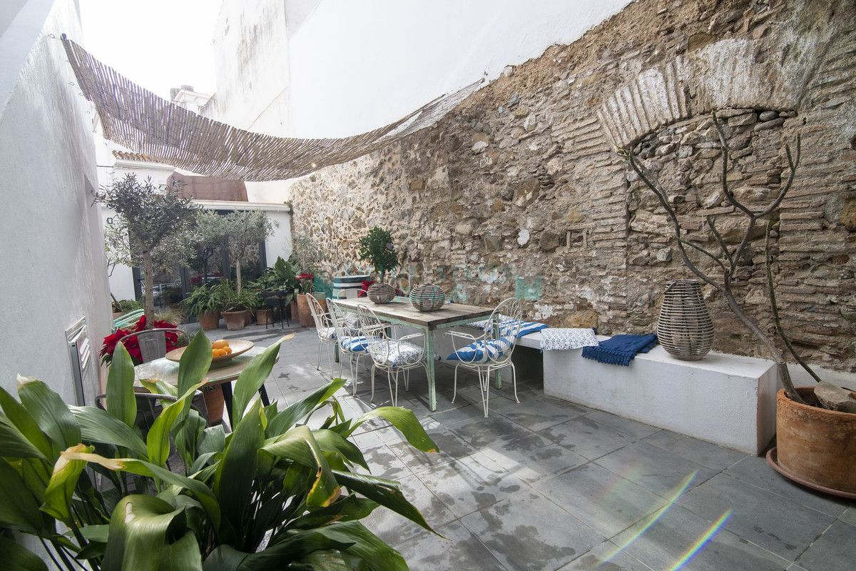 Town House for sale in Estepona