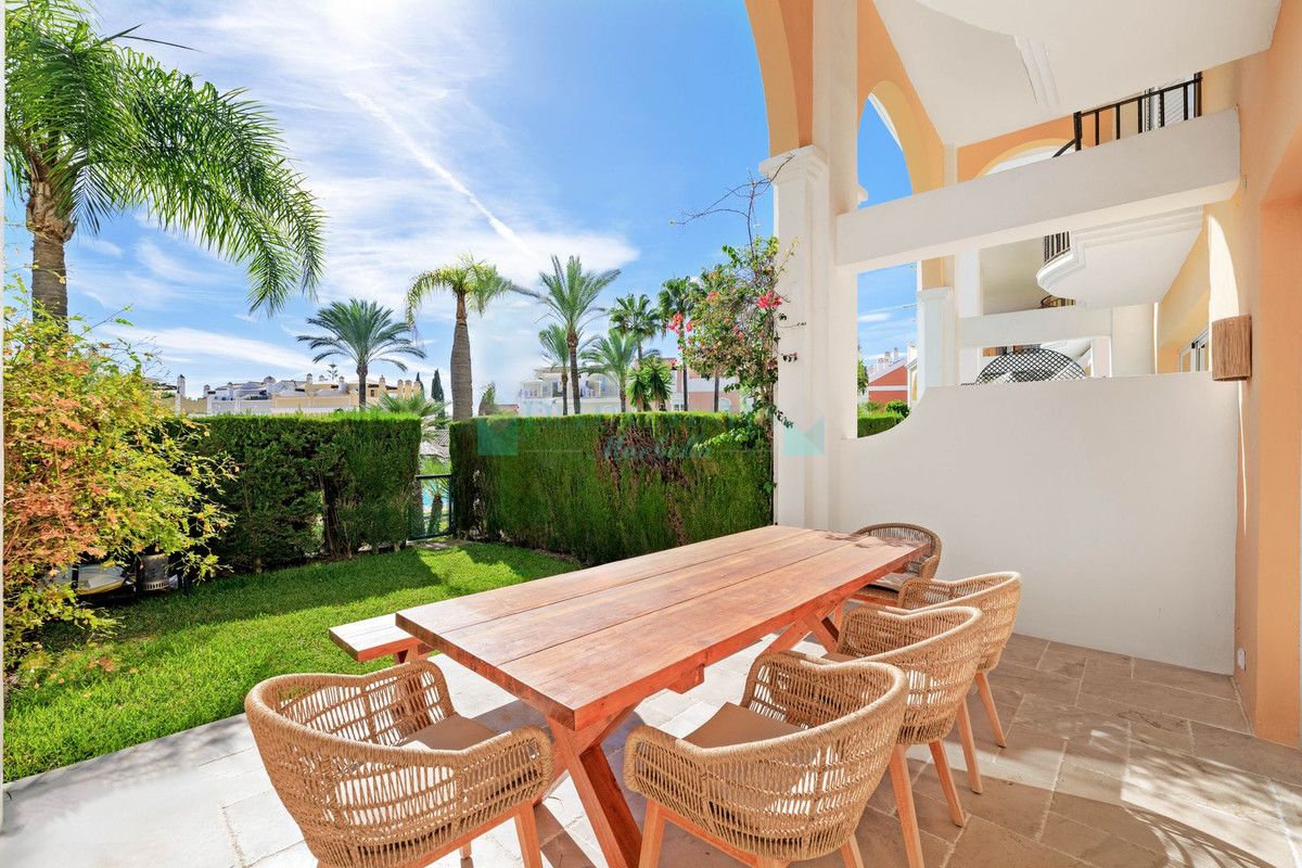 Adosado en venta en Bahia de Marbella, Marbella Este