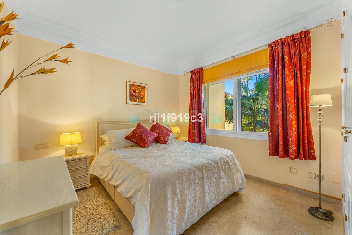 Apartamento en venta en Elviria, Marbella Este