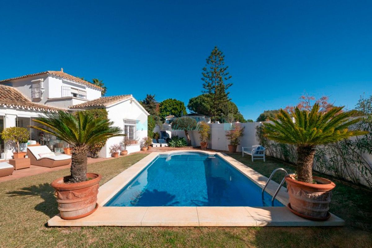 Villa for sale in Artola, Marbella East