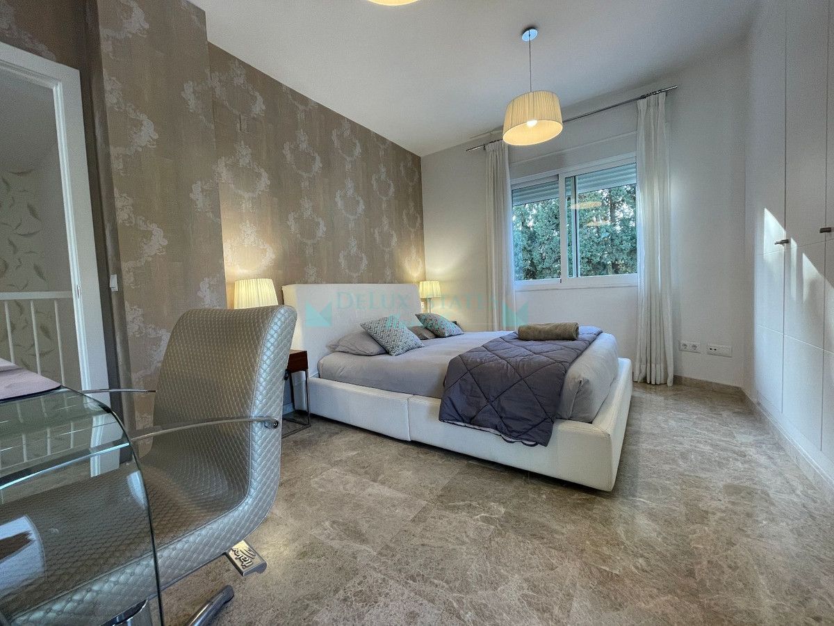 Town House for rent in Nueva Andalucia