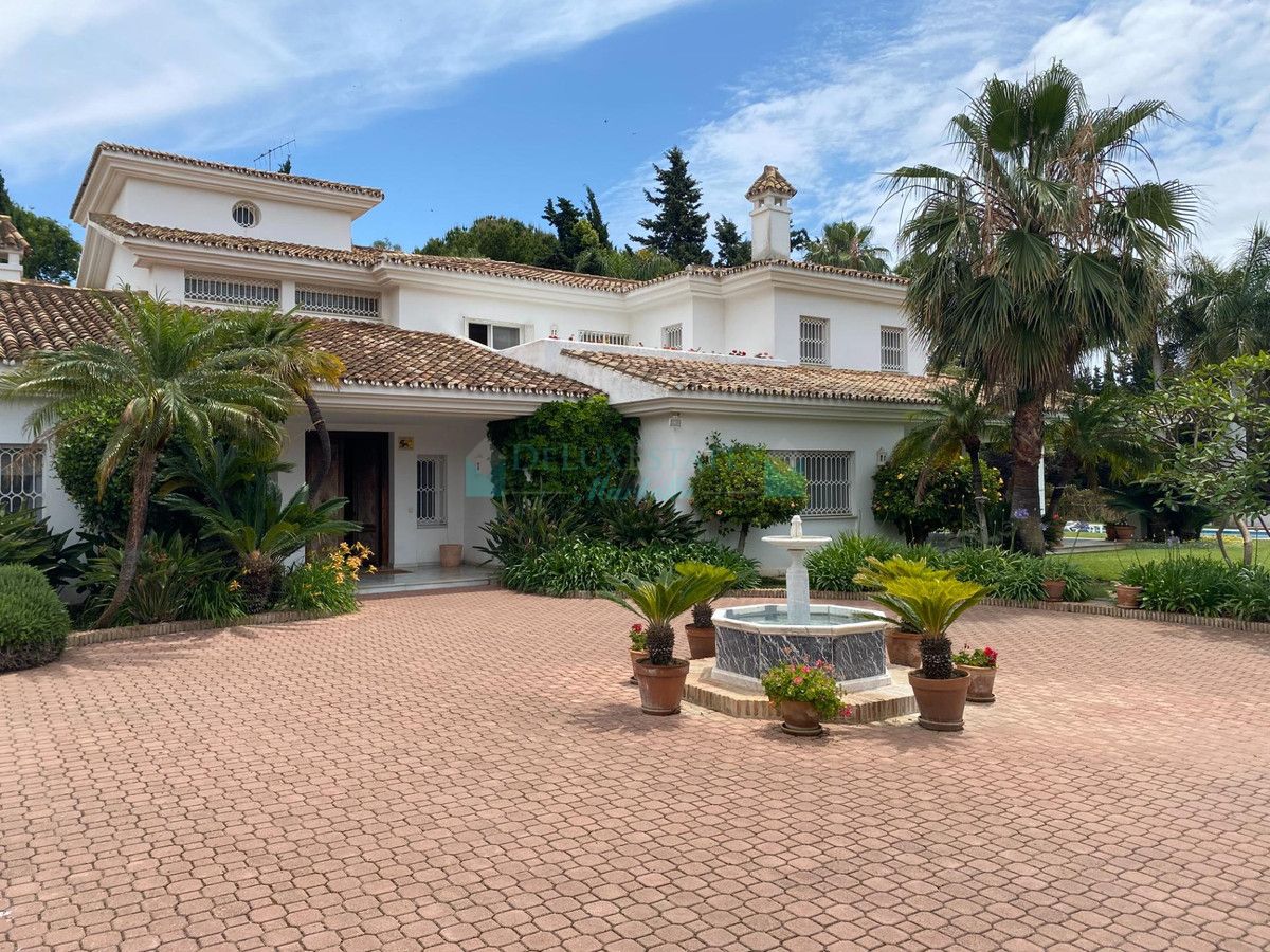 Villa for sale in Guadalmina Baja, San Pedro de Alcantara