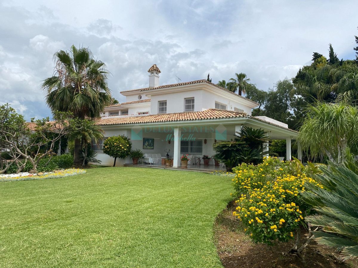 Villa for sale in Guadalmina Baja, San Pedro de Alcantara