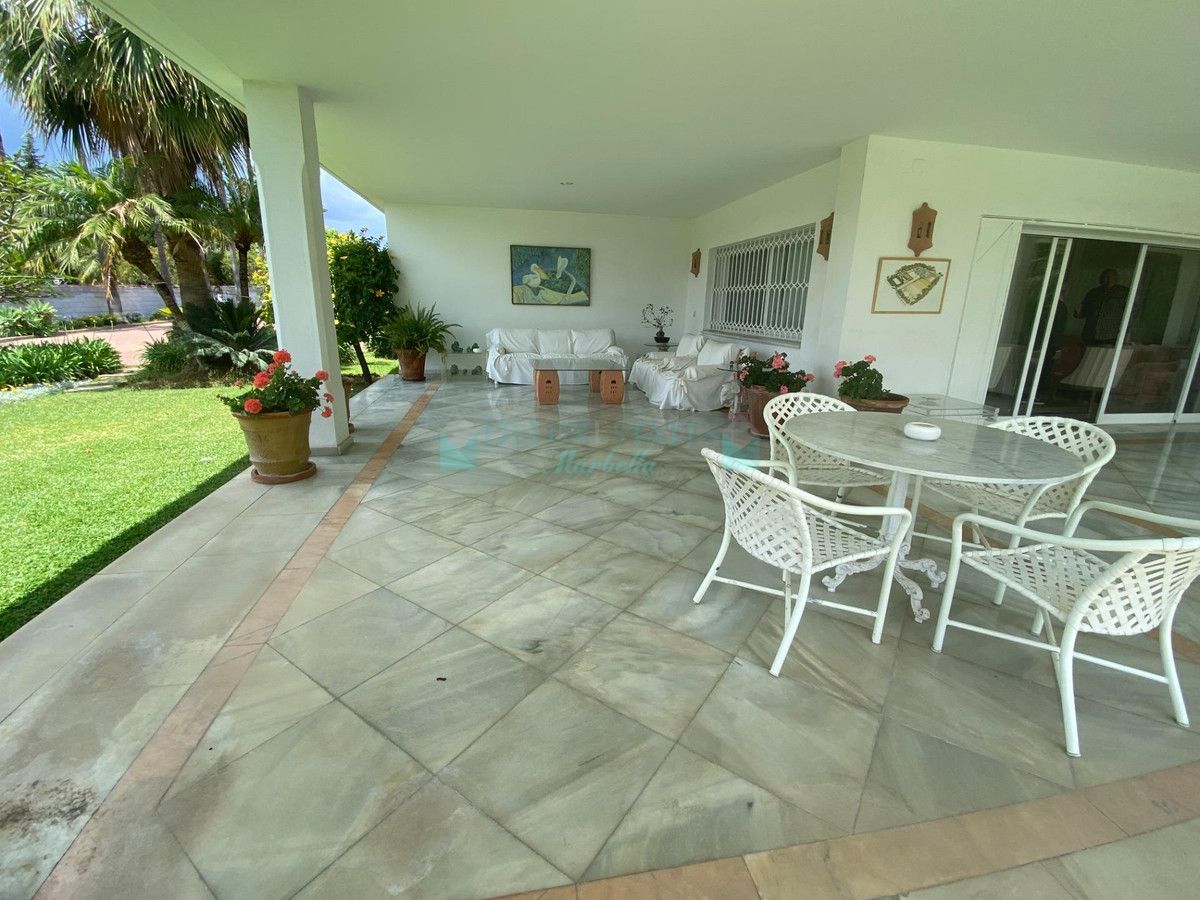Villa for sale in Guadalmina Baja, San Pedro de Alcantara