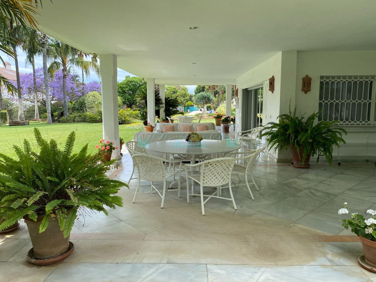 Villa for sale in Guadalmina Baja, San Pedro de Alcantara