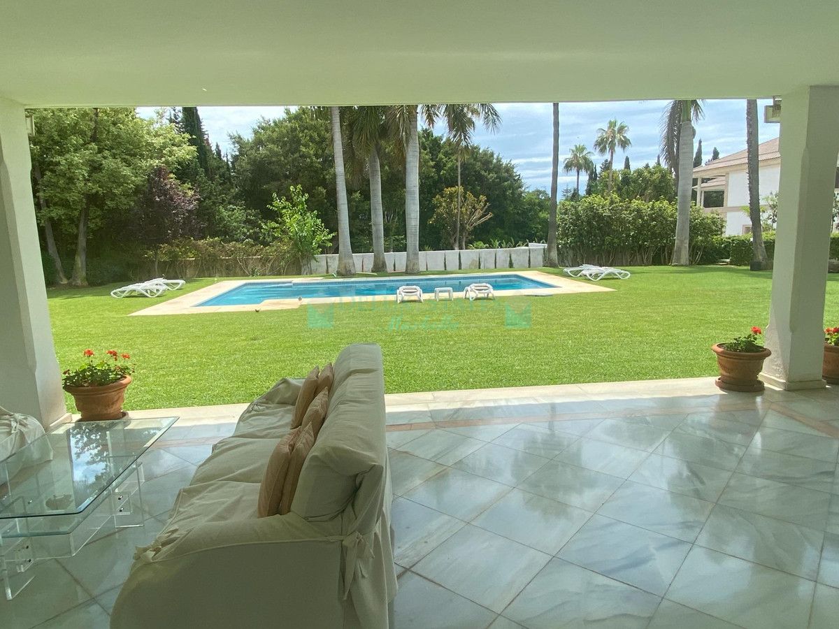 Villa for sale in Guadalmina Baja, San Pedro de Alcantara