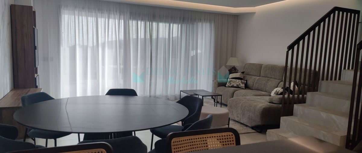 Adosado en alquiler en Istan