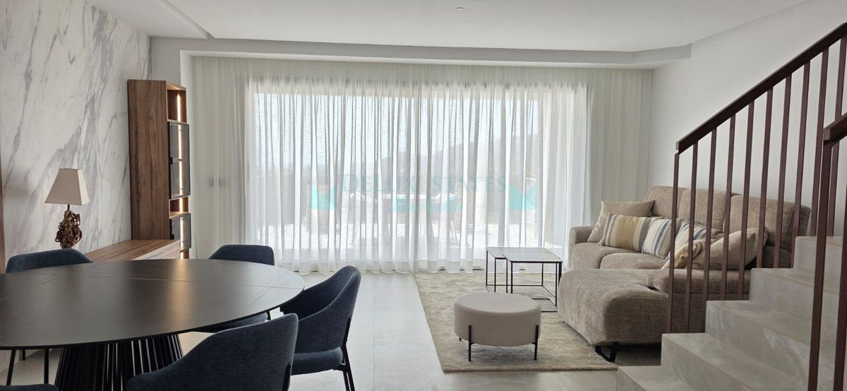 Adosado en alquiler en Istan