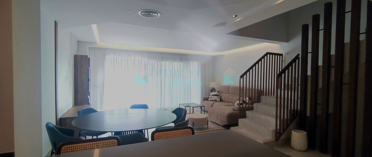 Adosado en alquiler en Istan