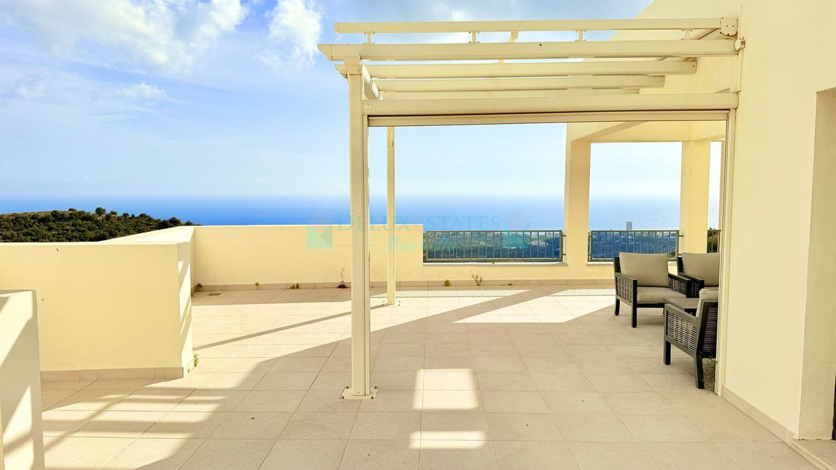 Penthouse for sale in Los Altos de los Monteros, Marbella East