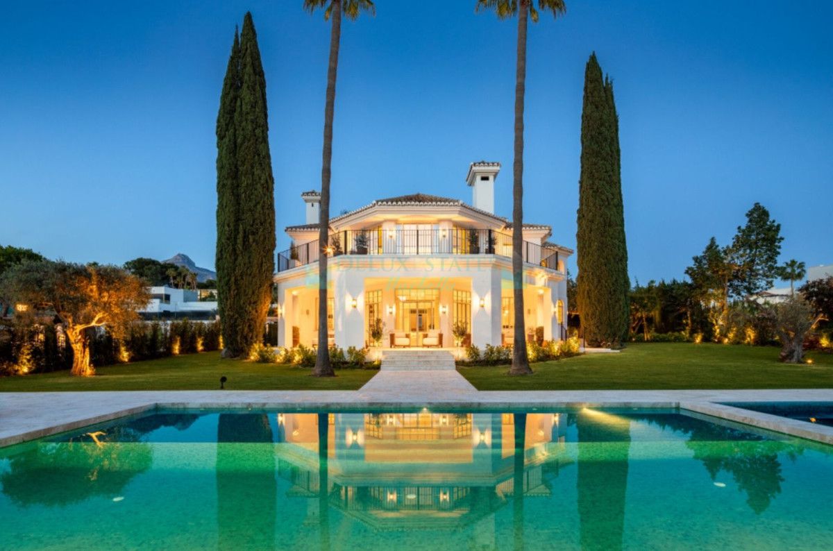 Villa en venta en Nueva Andalucia