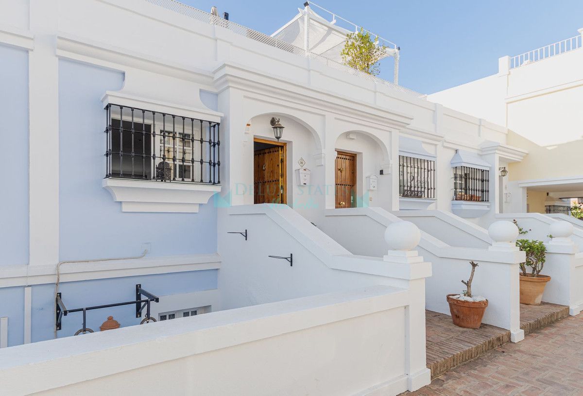 Town House for sale in Nueva Andalucia