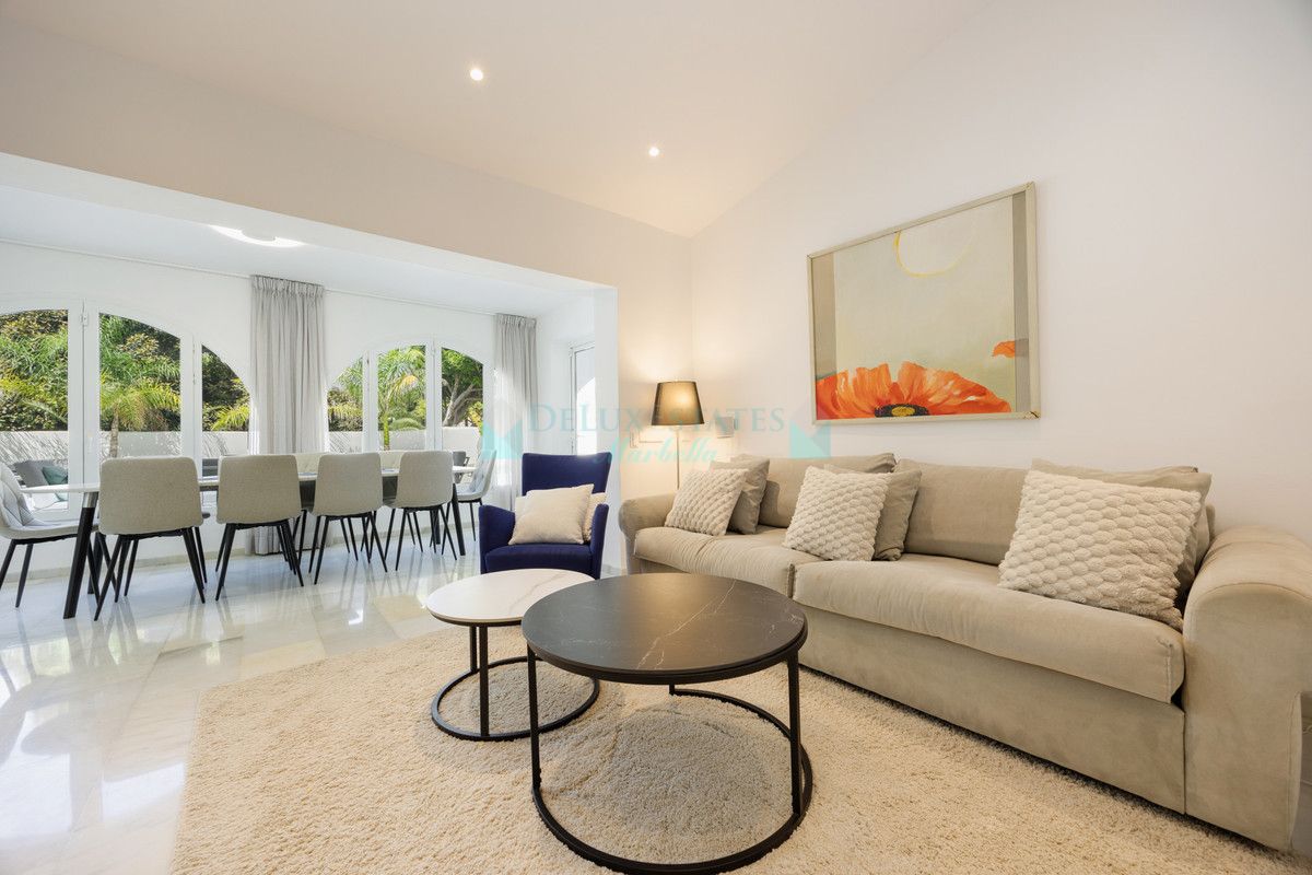 Villa for rent in Costabella, Marbella East