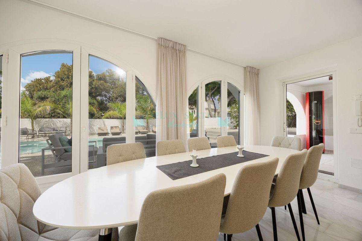 Villa for rent in Costabella, Marbella East