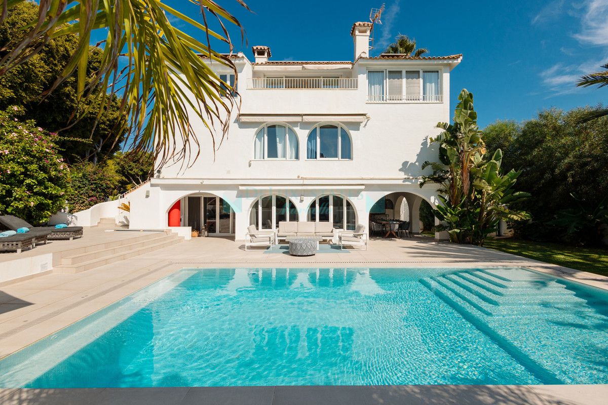 Villa for rent in Costabella, Marbella East