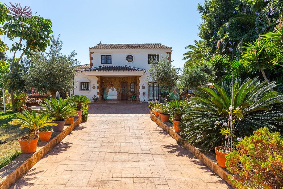 Villa for sale in Elviria, Marbella East