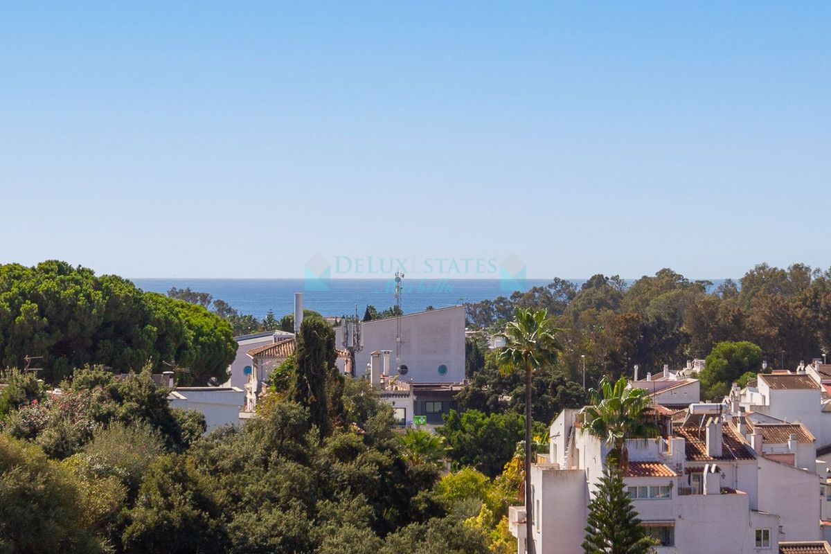 Villa for sale in Elviria, Marbella East