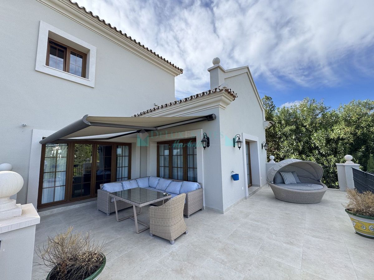 Villa for rent in El Paraiso, Estepona