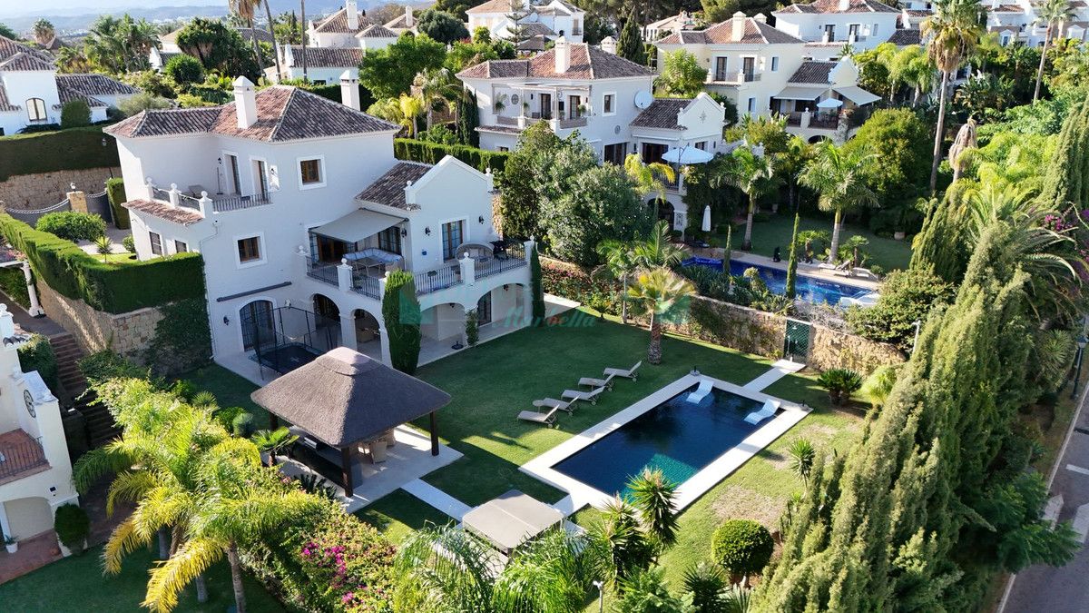 Villa en alquiler en El Paraiso, Estepona