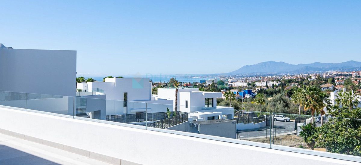 Villa en venta en Rio Real, Marbella Este