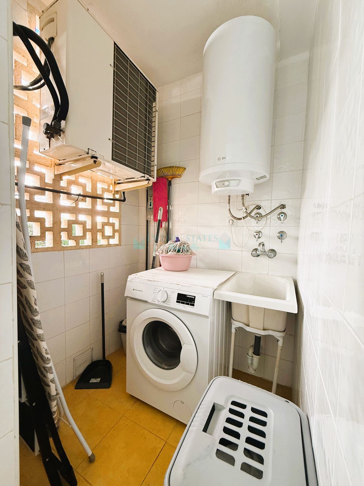 Apartment for sale in Rio Real, Marbella East