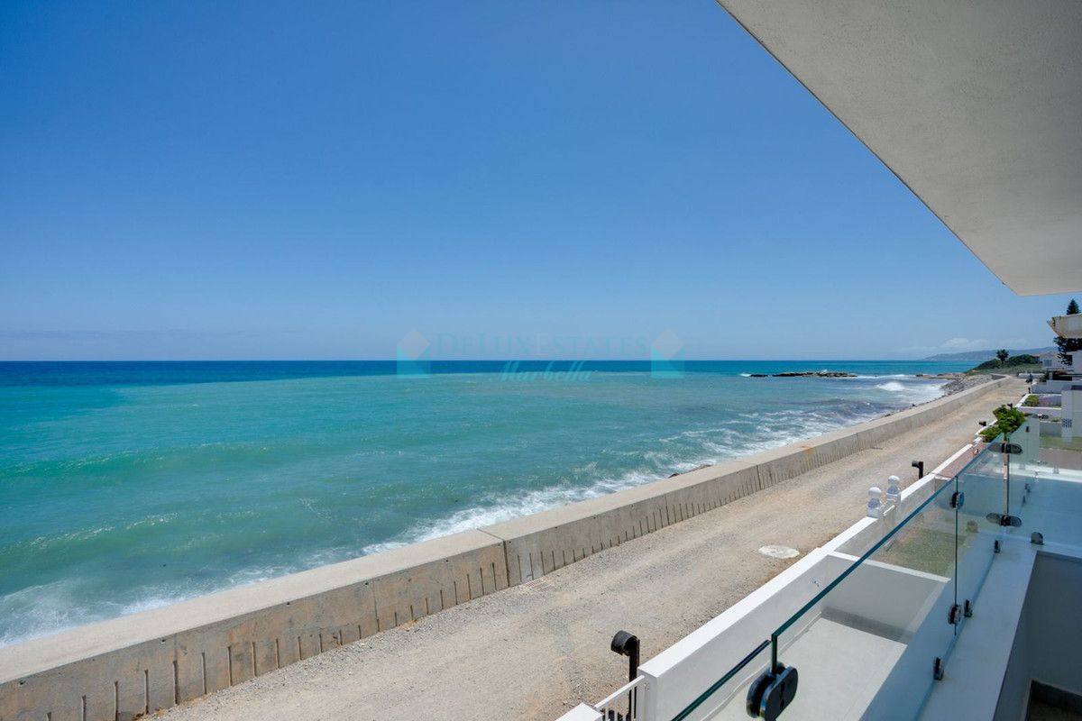 Villa for sale in Estepona