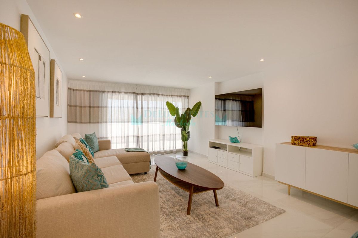 Villa for sale in Estepona