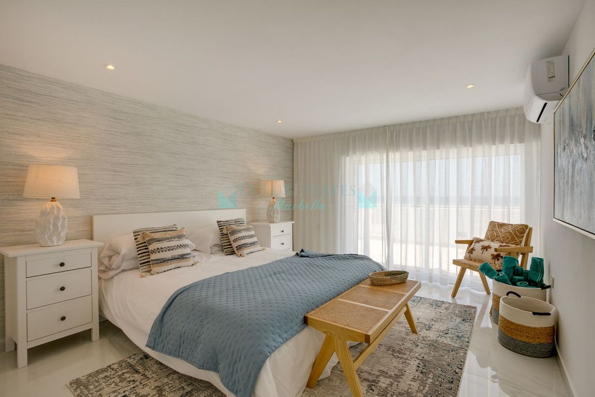 Villa for sale in Estepona