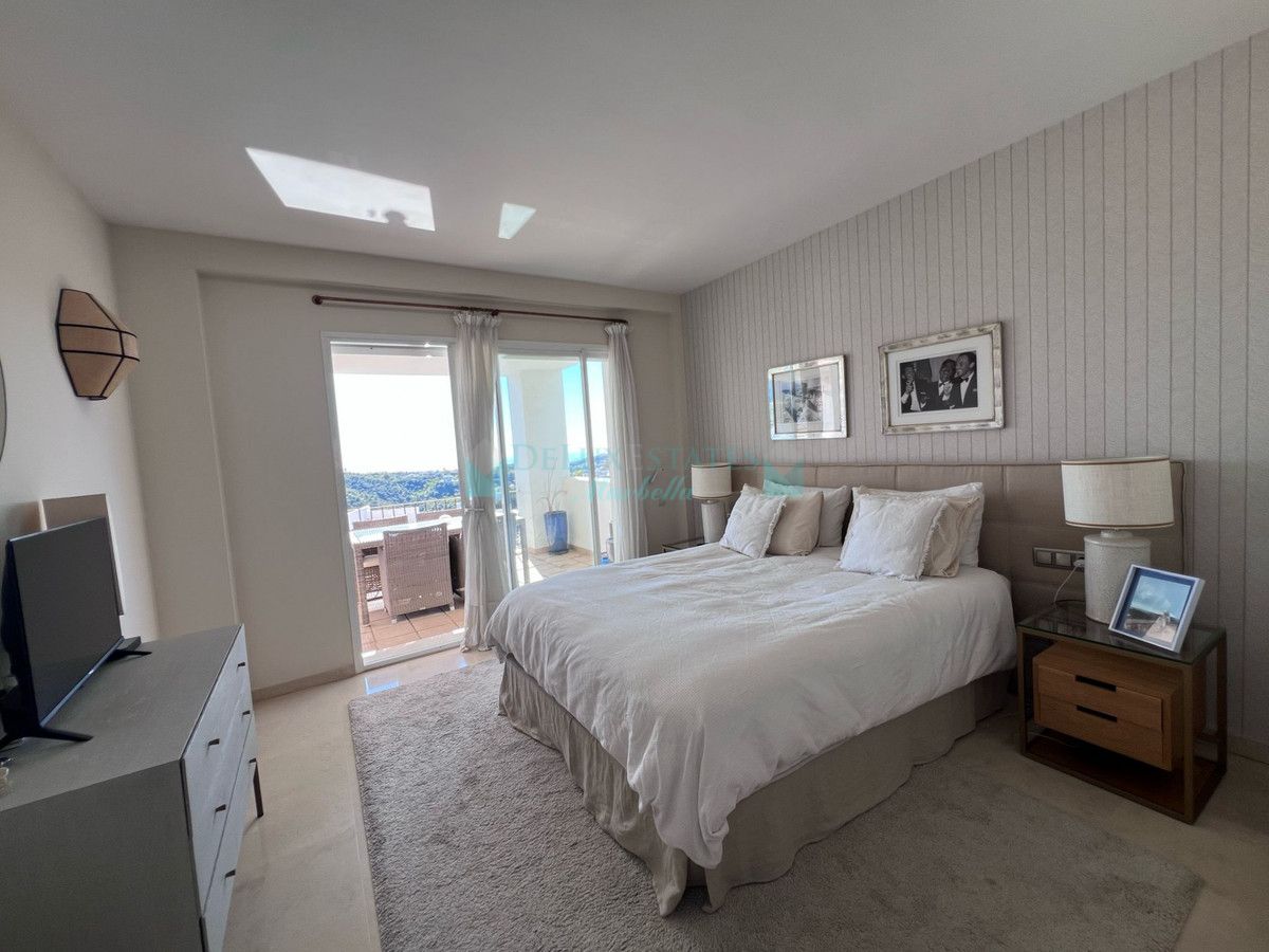 Apartment for rent in Benahavis