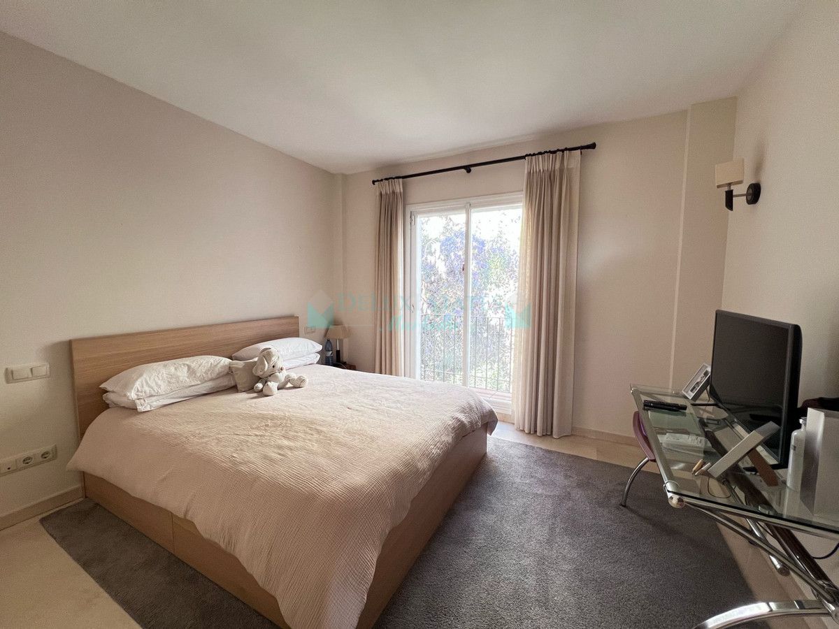 Apartment for rent in Benahavis