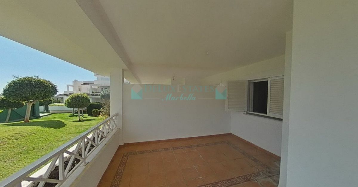 Apartamento Planta Baja en venta en Rio Real, Marbella Este