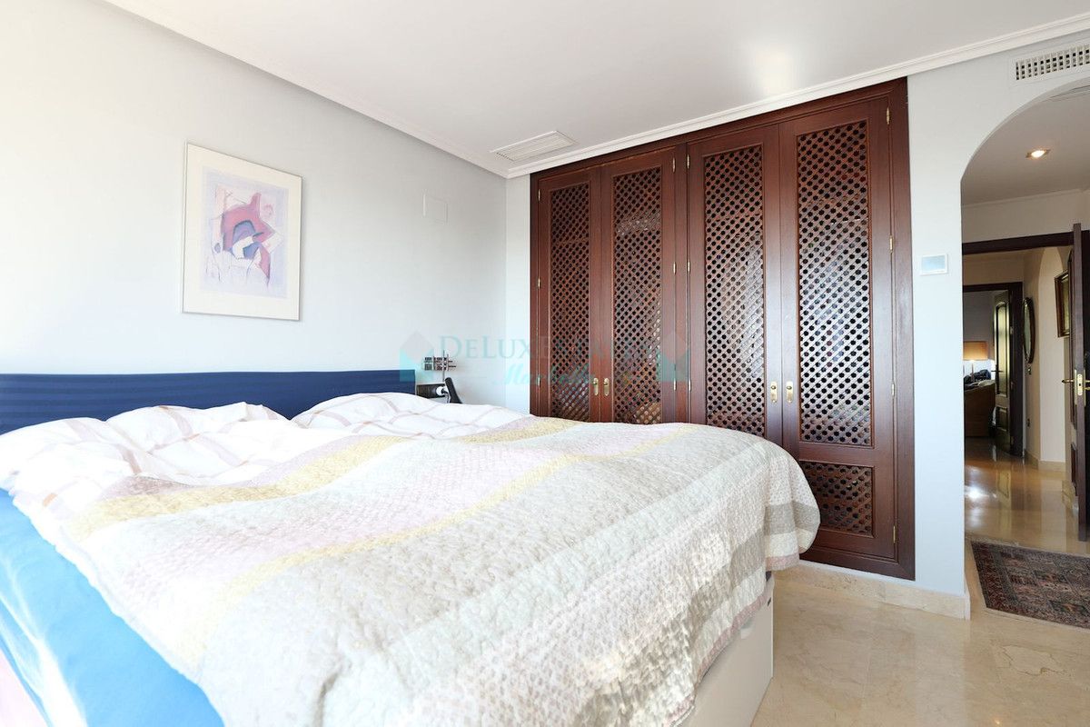 Apartment for sale in La Mairena, Marbella East