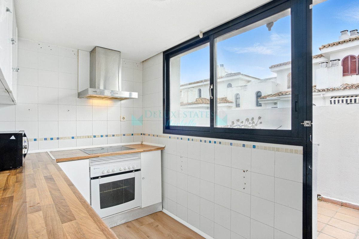 Town House for sale in Estepona