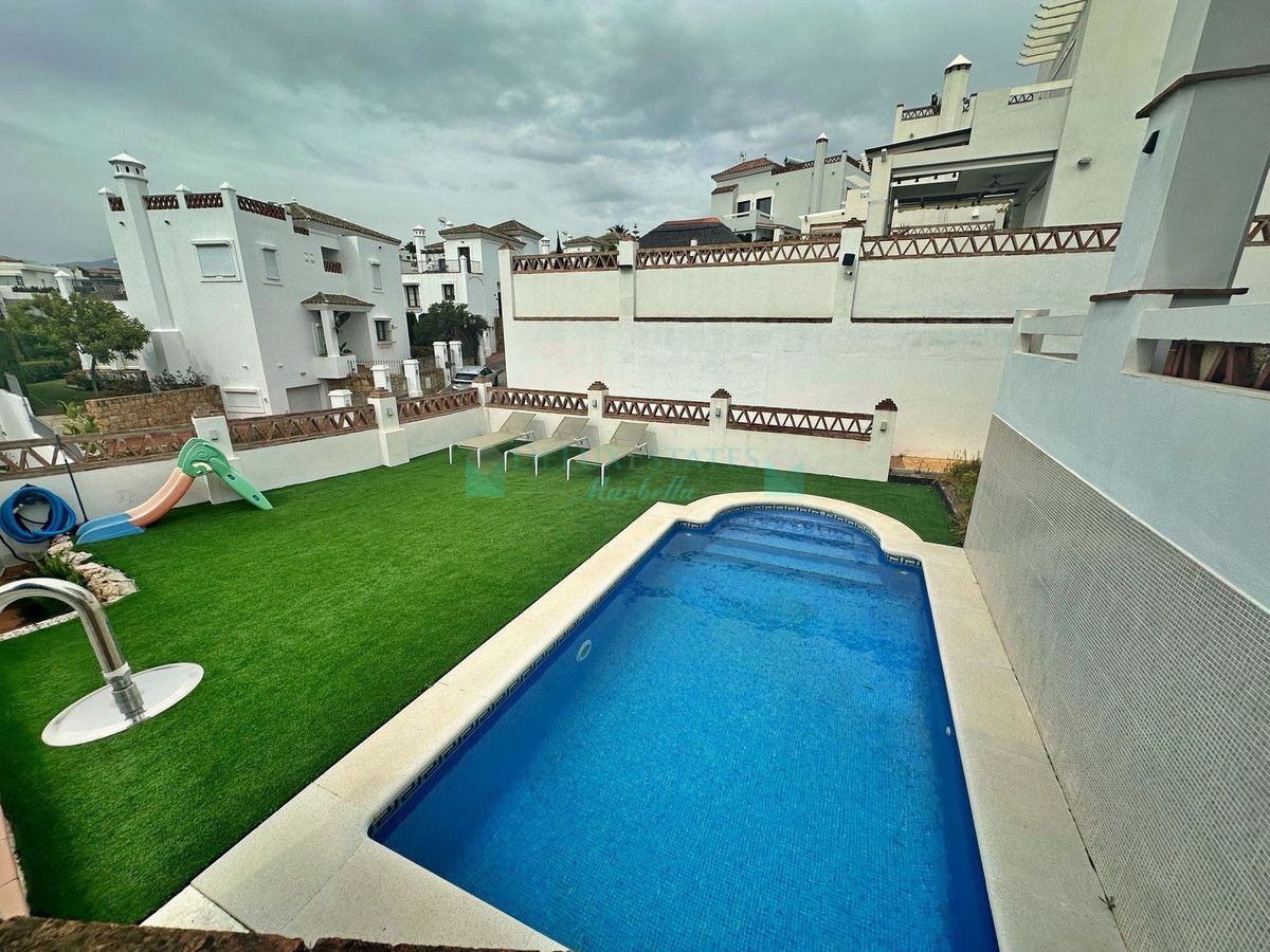 Villa en alquiler en Selwo, Estepona