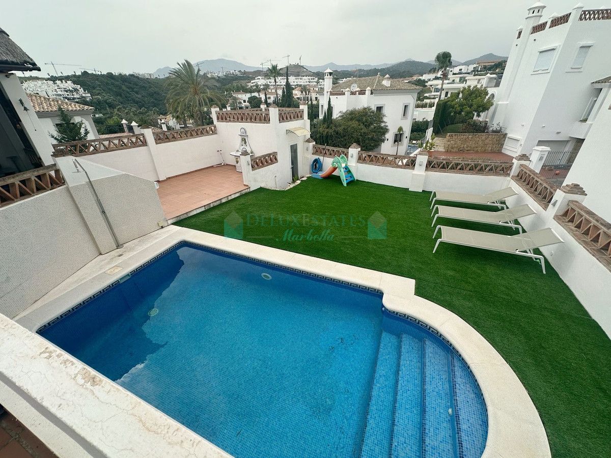 Villa en alquiler en Selwo, Estepona