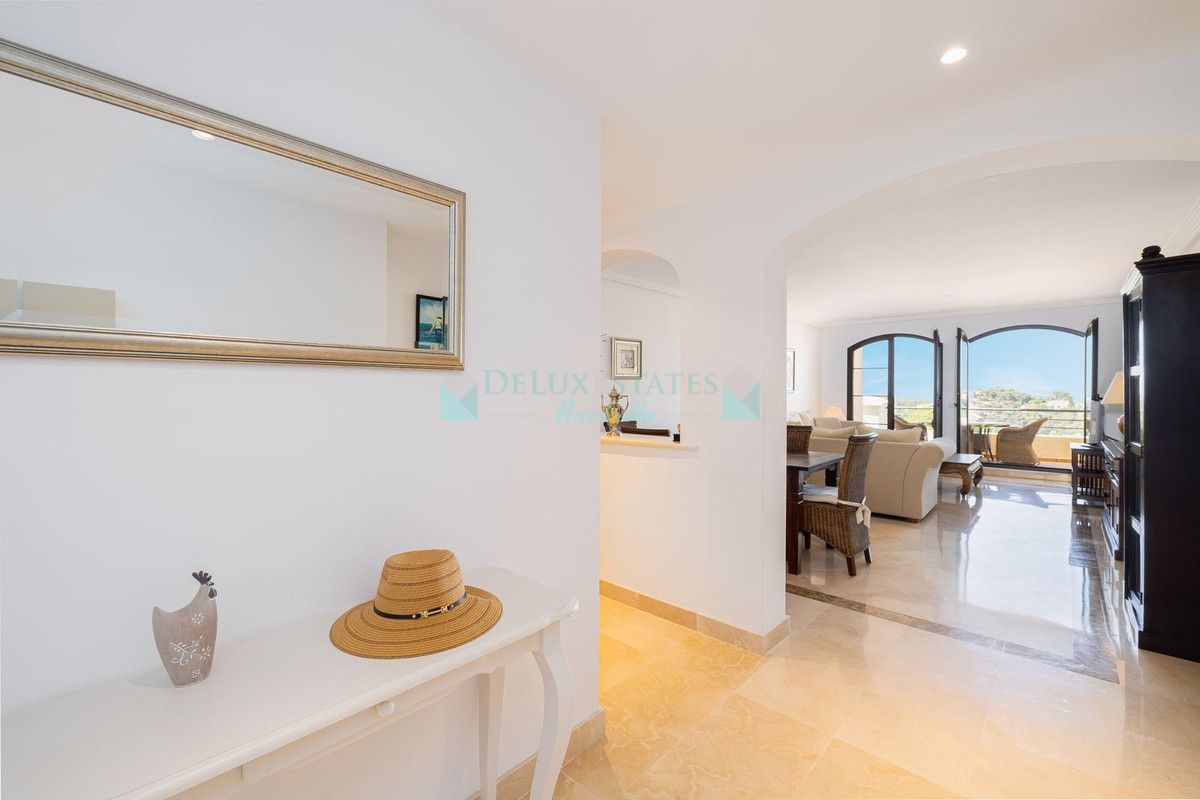 Apartment for sale in Los Arqueros, Benahavis