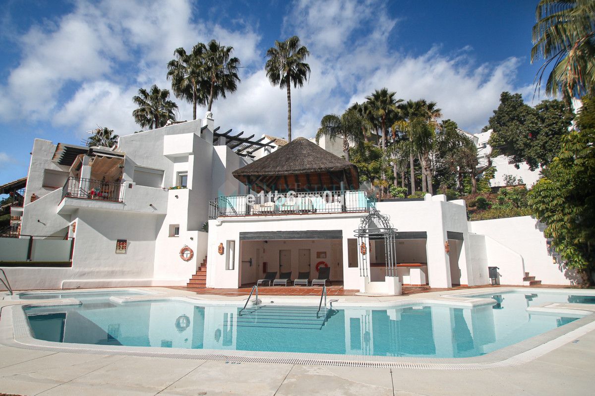 Town House for sale in Istan