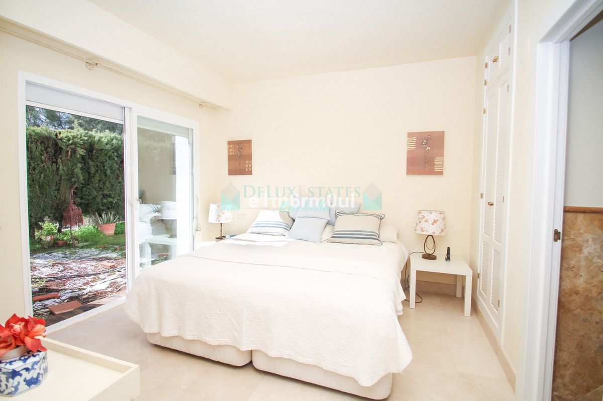 Town House for sale in Istan