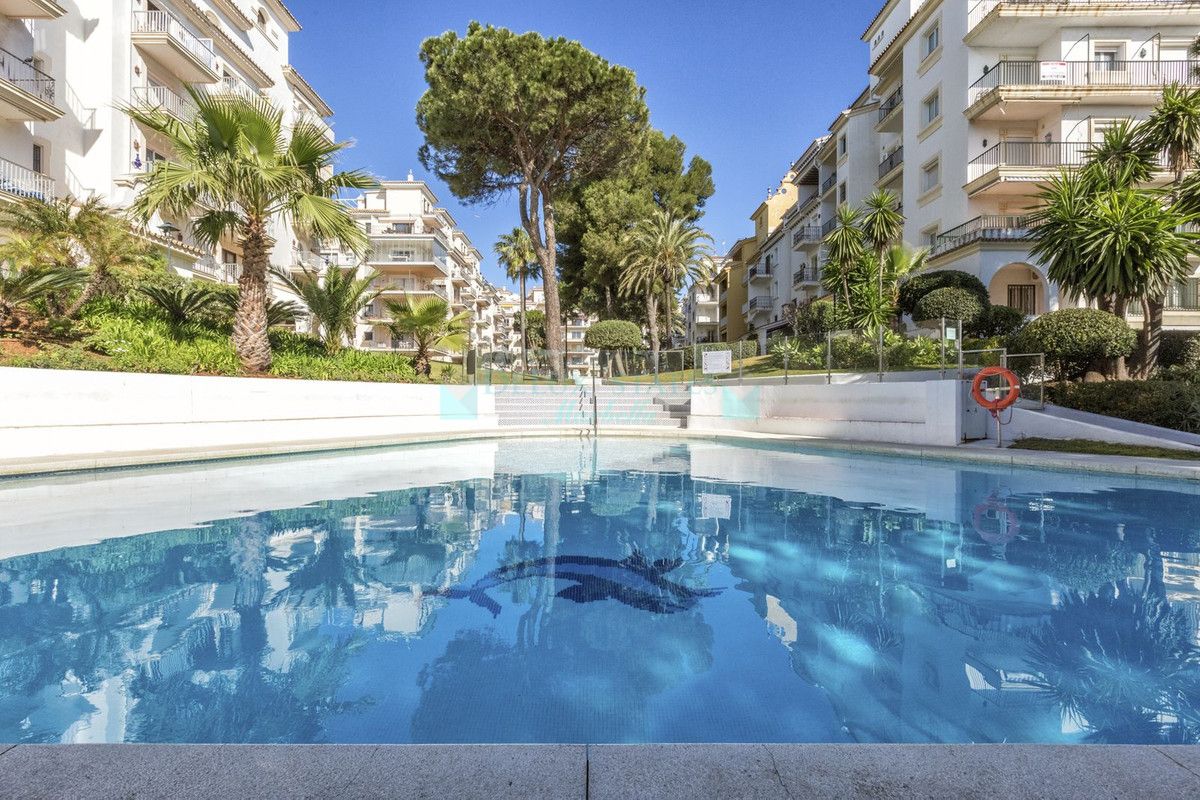 Ground Floor Apartment for sale in Marbella - Puerto Banus