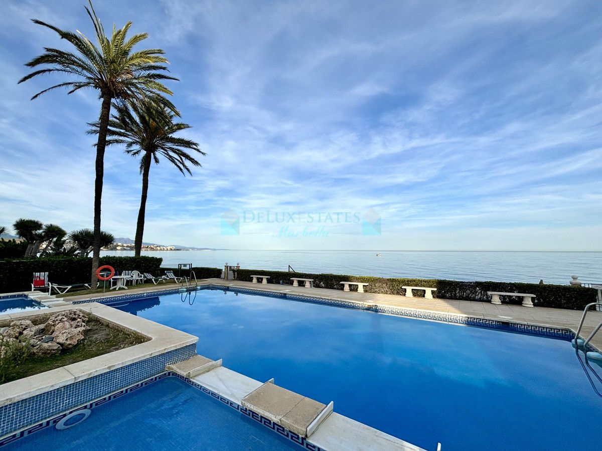 Penthouse for sale in Estepona