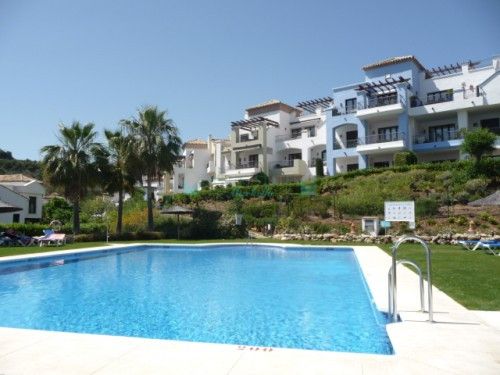 Penthouse for sale in Los Arqueros, Benahavis