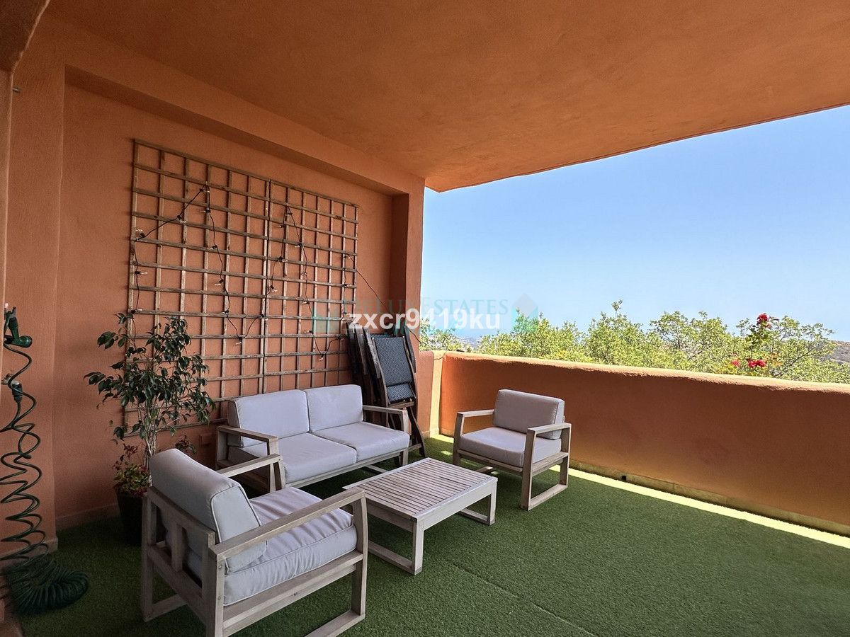 Apartment for sale in La Mairena, Marbella East