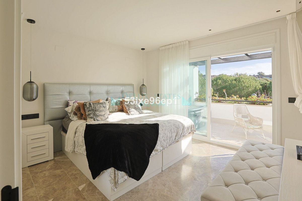 Villa Pareada en venta en Santa Clara, Marbella Este