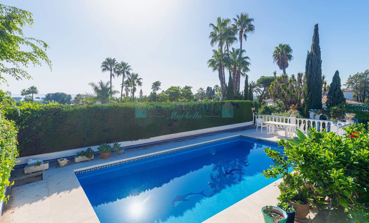 Semi Detached Villa for sale in El Paraiso, Estepona