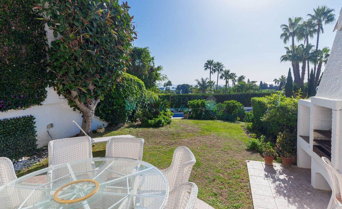 Semi Detached Villa for sale in El Paraiso, Estepona