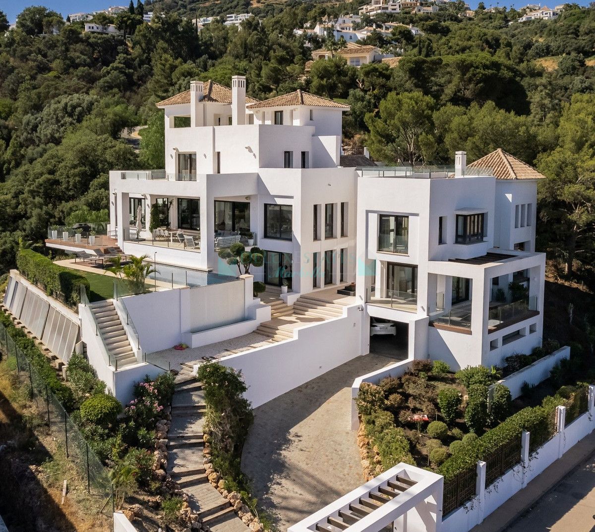 Villa en alquiler en Los Altos de los Monteros, Marbella Este