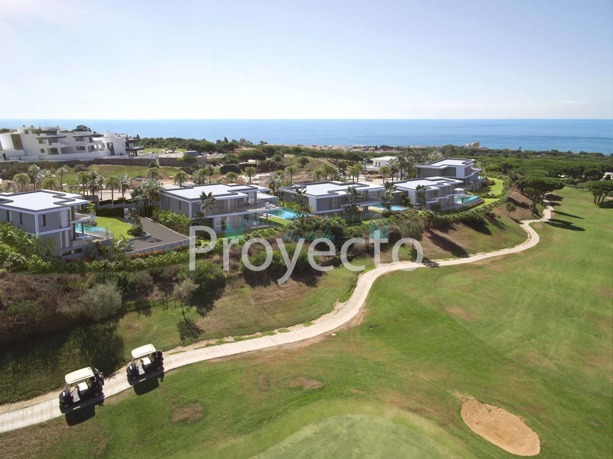 Villa for sale in Cabopino, Marbella East