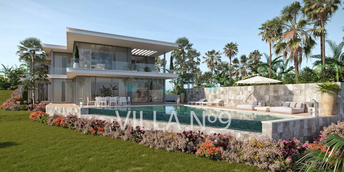 Villa for sale in Cabopino, Marbella East